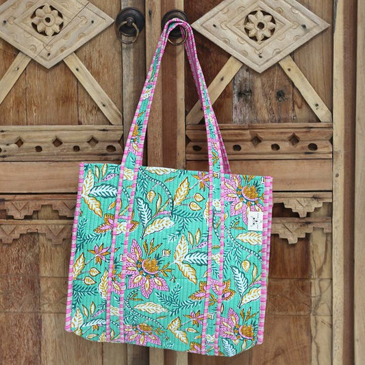 Love Ibiza schoudertas. Ibiza bag. Mint flowers.