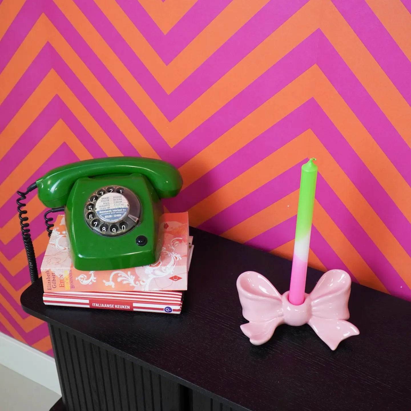 Kandelaar Strik. Roze. Geschikt voor een dinerkaars.