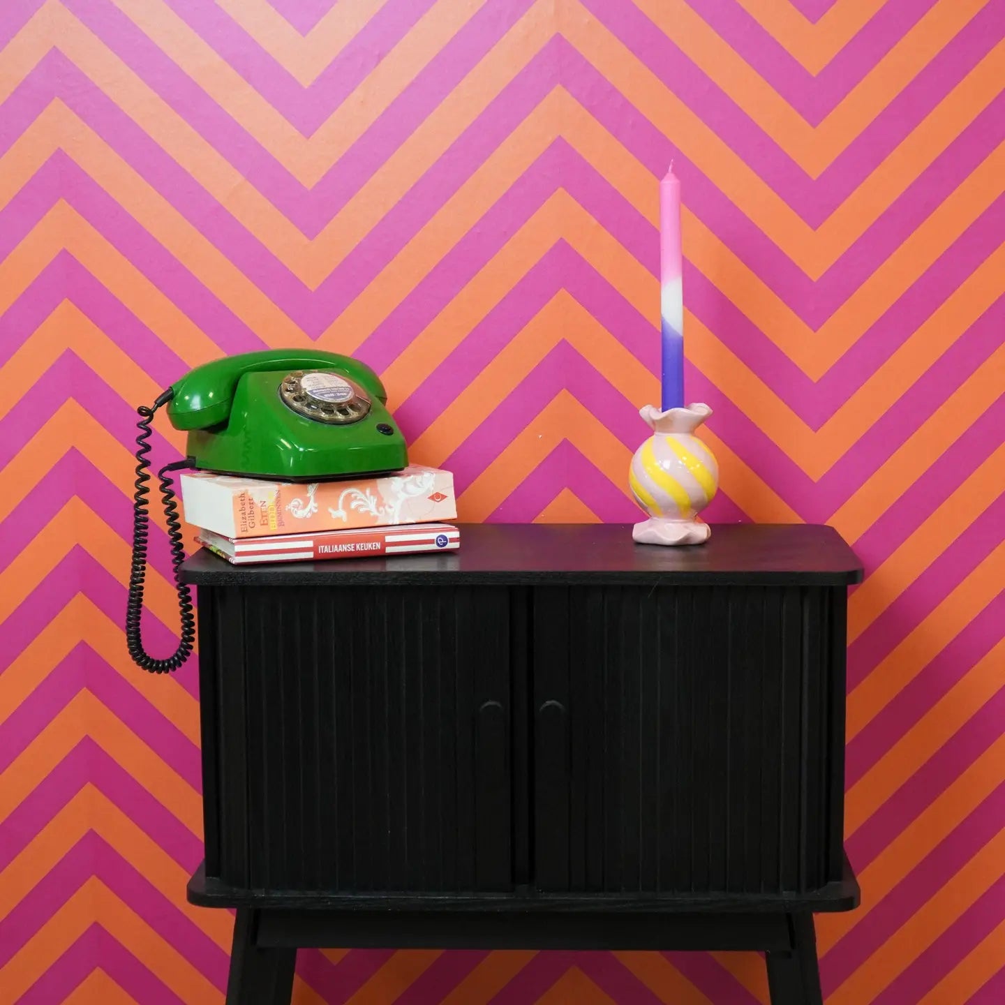 Kandelaar Toffee. Roze met geel. Geschikt voor een dinerkaars