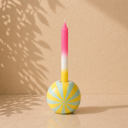 Ronde kandelaar met een swirl in twee verschillende kleuren (Geel/mint)