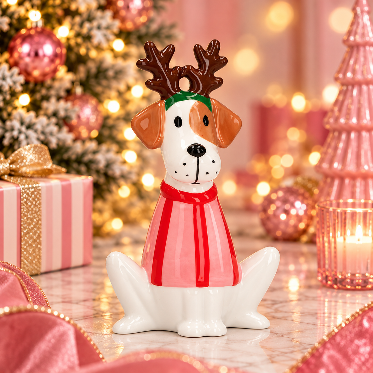 Kerst Hondje met Rendiergewei Keramiek 15 cm | Decoratief Kerstbeeld Hond in Kersttrui