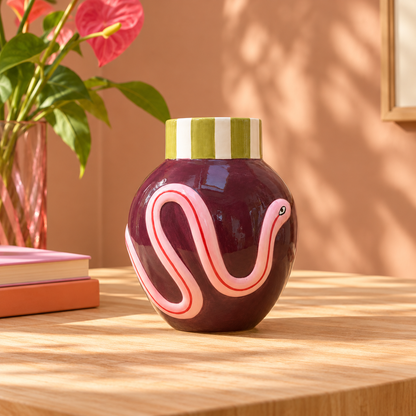Vaas Burgundy met Roze Slang 17 cm | Keramieken Design Vaas met Gestreepte Hals