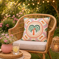 Buitenkussen Palm & Panter 45x45 cm – Kleurrijk Tuinkussen voor Buiten in Roze, Groen & Oranje
