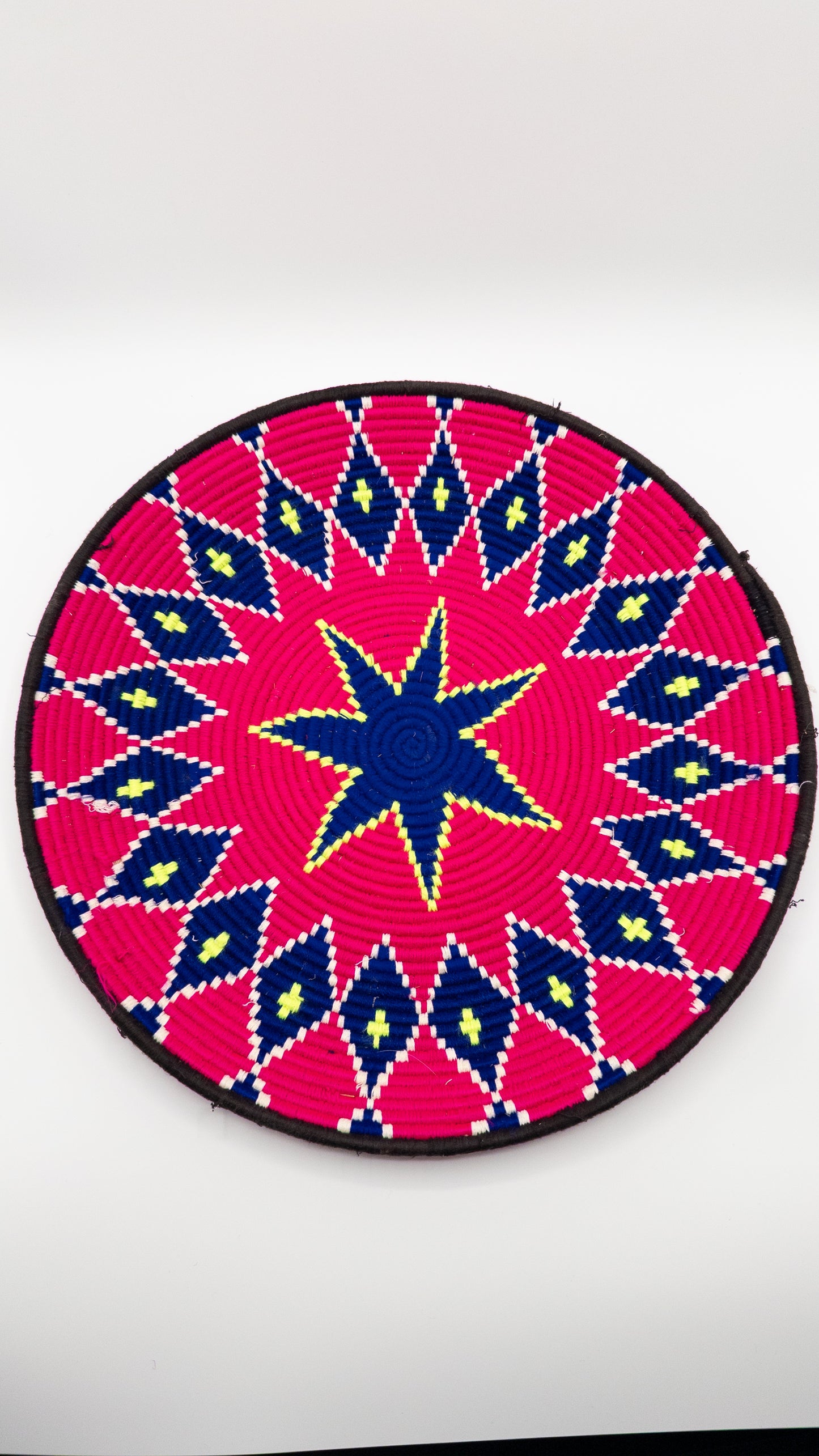 Handgeweven Berberbord uit Marokko. Roze met blauw 