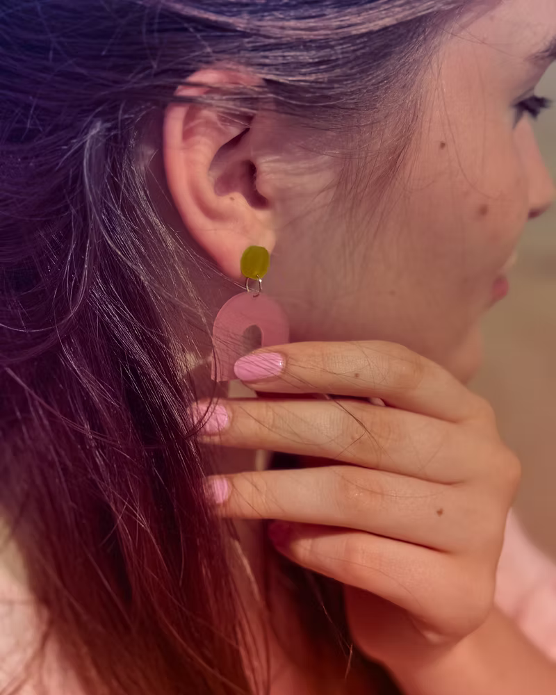 Kleurrijke oorbellen bij Miss Color 