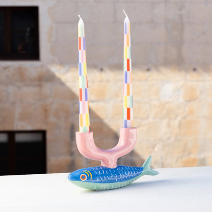 Sardine Kandelaar Keramiek Blauw en Roze | Vis Kaarshouder voor 2 Dinerkaarsen 23,5 cm