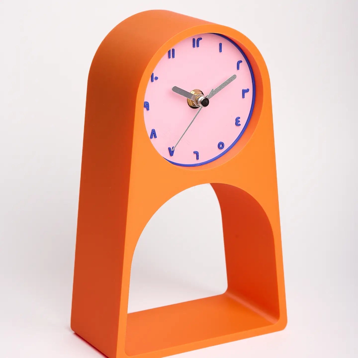 Tafelklok 3D-geprint in oranje met roze 